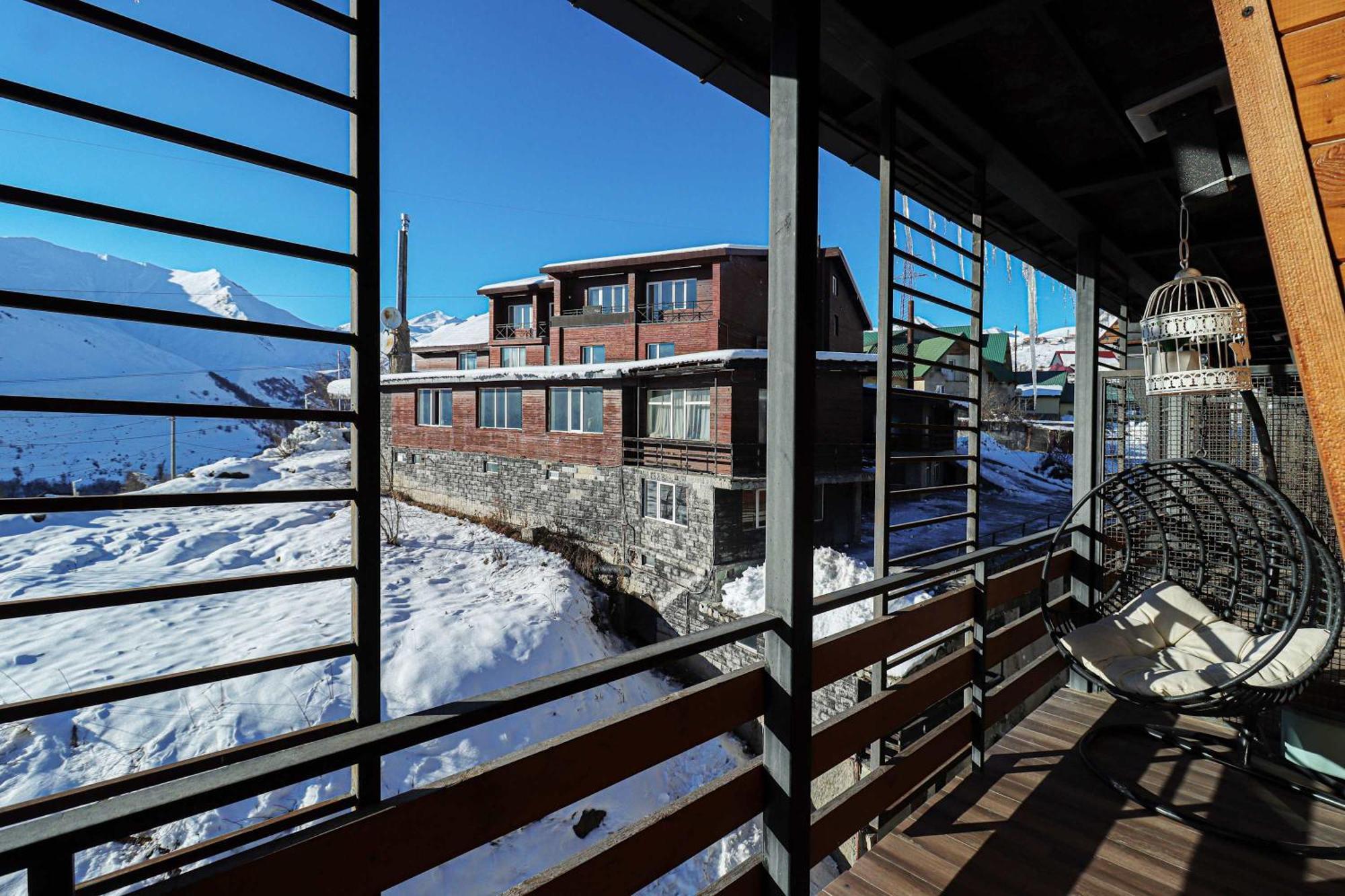 Stylish Studio Apartment With Balcony Gudauri Exterior photo