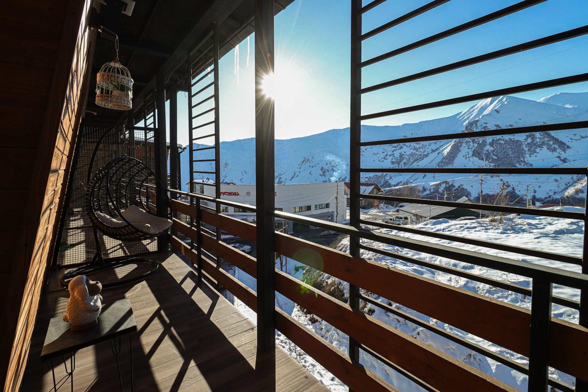 Stylish Studio Apartment With Balcony Gudauri Exterior photo